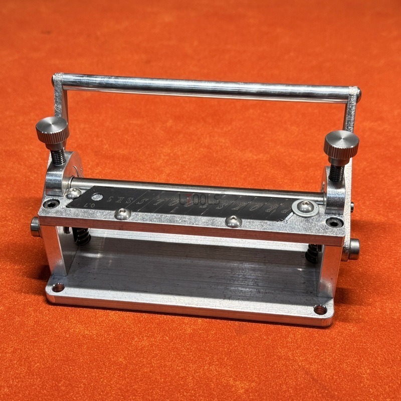 Machine manuelle à écailler le - Leather Works Belt avis et prix