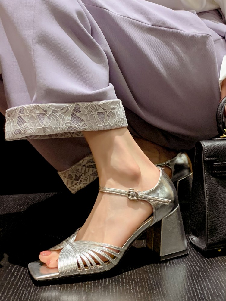 Femmes élégantes talons hauts  - Leather Work Outfit avis et prix